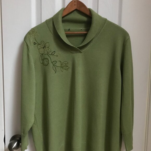 Vintage Green Ladies Sweater in M/L - Picture 1 of 4